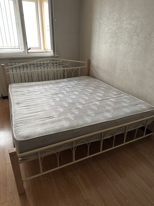 Двухспальный кровать