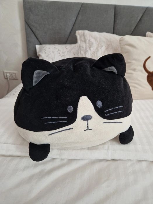 plush Pisica carturesti