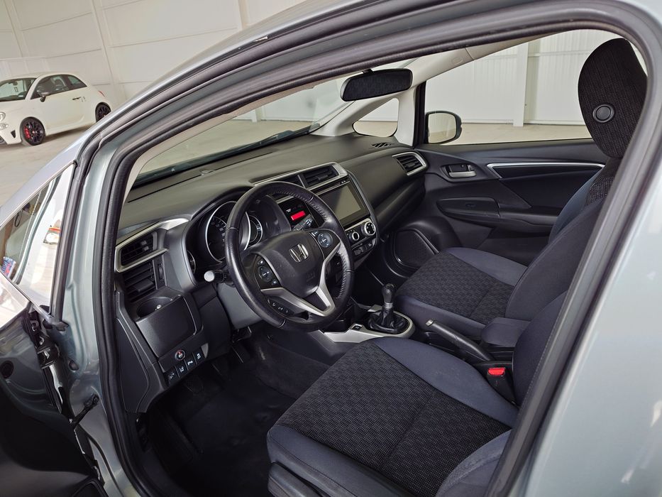 HONDA JAZZ i-VTEC Comfort Navi  1.3 ГАЗ-BRC