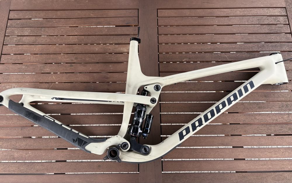 2023 Propain Hugene 2 CF Carbon