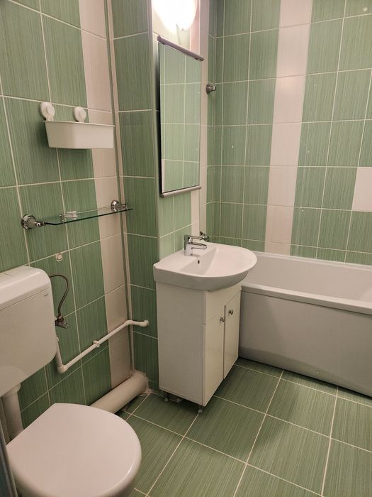 Închiriez garsonieră