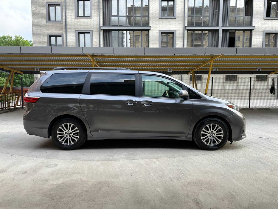 Toyota Sienna 2018 Срочная продажа