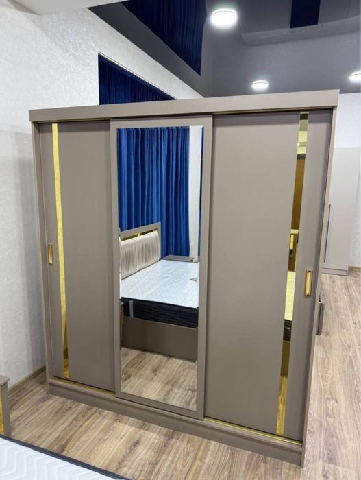 Zamonaviy Kupe Shkaf – Oynali, Elegant Dizayn bilan!