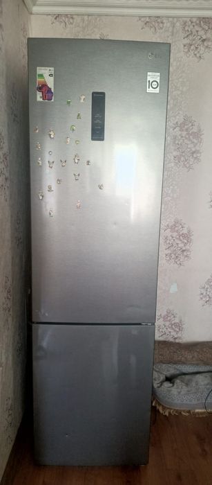 Продам холодильник LG