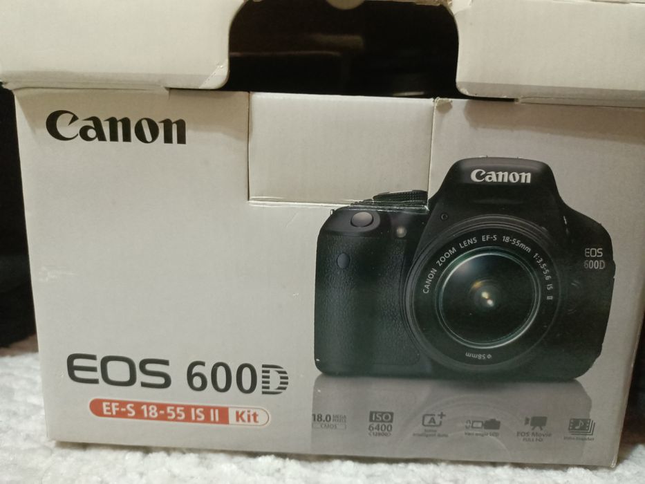 Продам фотоаппарат Canon eos 600D