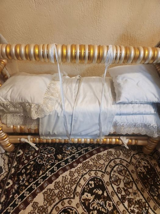 Beshik sotiladi holati yaxshi, olinganiga 1oy boʻlgan.