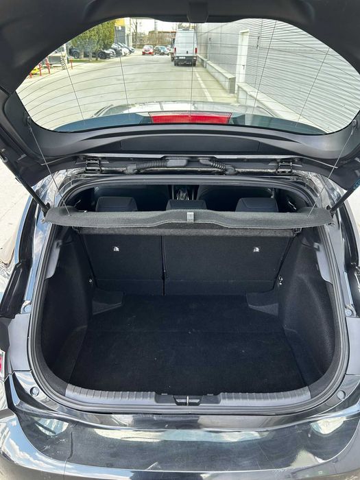 2020 Toyota Corolla model Hibrid ZWE211(H)