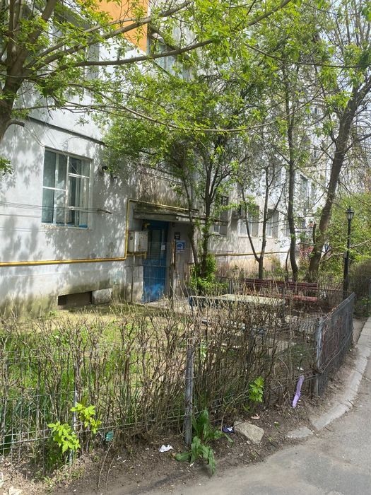 Vând apartament 2 camere decomandat,