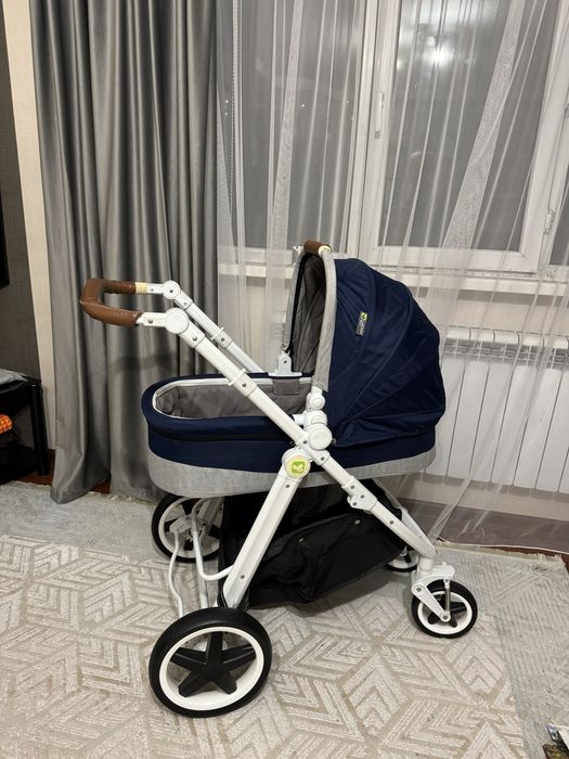 Коляска 3 в 1 автокресло ,люлька