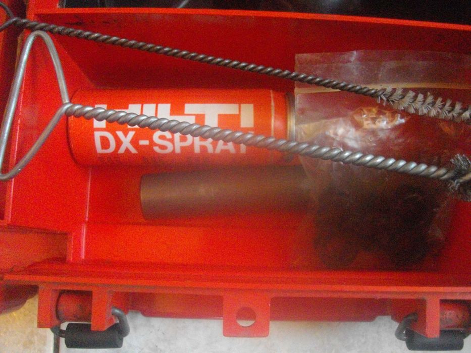 HILTI DX400B / HILTI DX300-Пистолет Директен Монтаж В Бетон и Метал