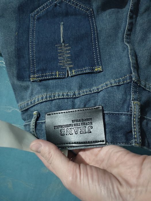 Продам новые джинсы