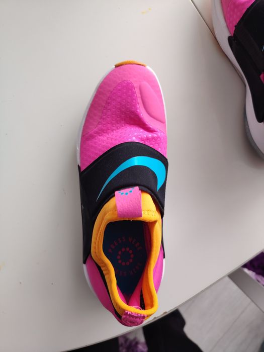 Adidași Nike nr 33,5 noi