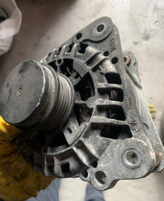 Alternator  BSS  2.0 diesel cod 028903031A  Skoda  Volkswagen  Audi Seat
