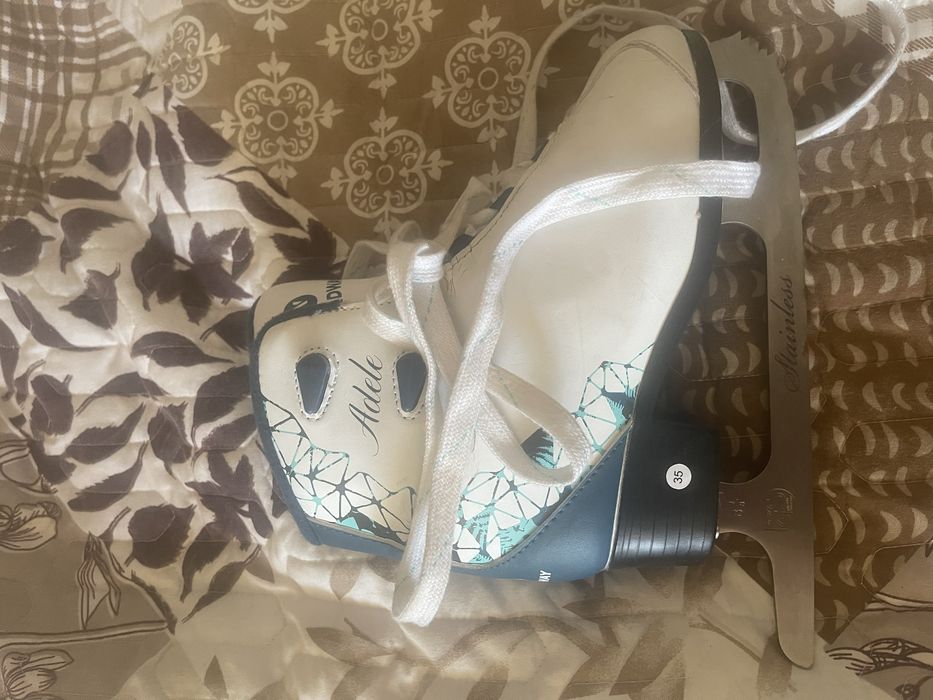 Продам детские коньки