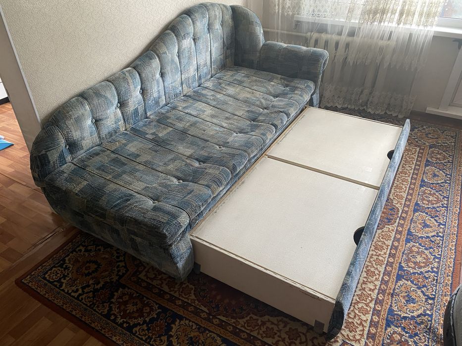 Продам диван в отличном состояний