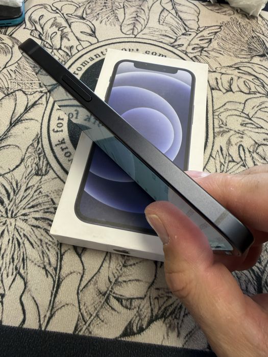 iPhone 12 Mini 64gb - перфектни, комплект, 100% батерия