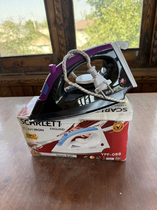 Продаю утюг Scarlett YPF-088.