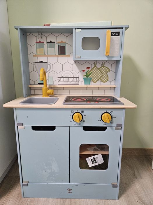 Денска дървена кухня