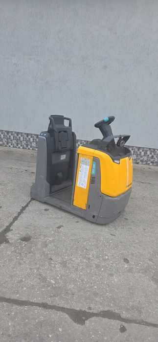 Tractor de remorcare Electric