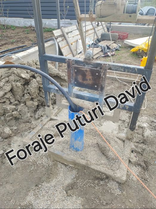 Executam foraje puțuri