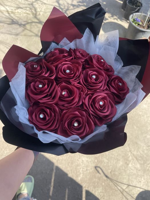 Buchet de trandafiri de satin