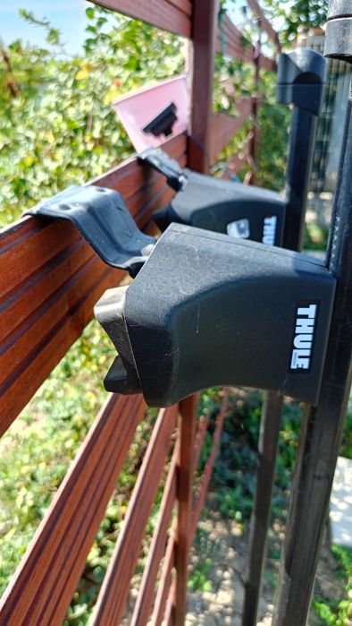 Vând bare portbagaj Thule