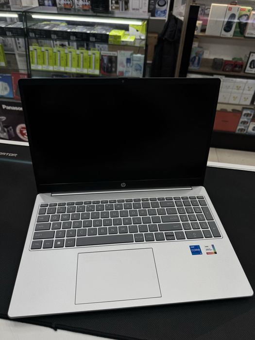 Hp laptop  i5-1334