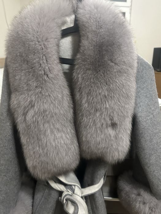 Алпака в сиво с косъм лисица