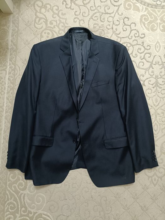 Продам мужской костюм