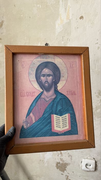 Отдам картины и иконы