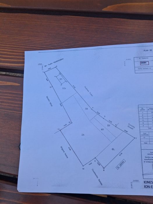 Teren catrunesti de vanzare