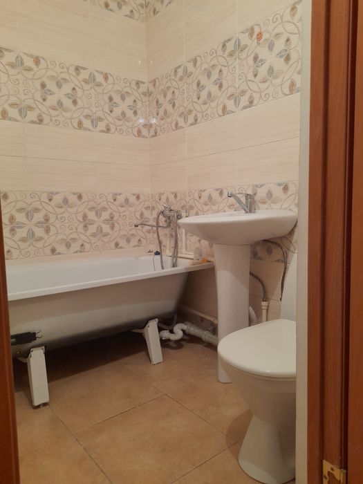 Продам 1квартиру момышулы центр.