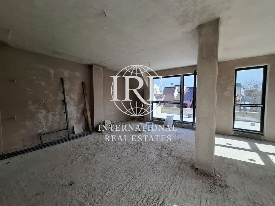 3-стаен в Варна-Окръжна болница площ 218кв.м. цена 360000