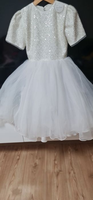 Rochie deosebită pentru varsta de 9 sau 10 ani