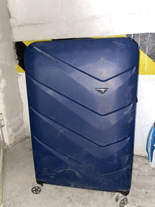 Б/у-шний чемодан в хорошем состояние!