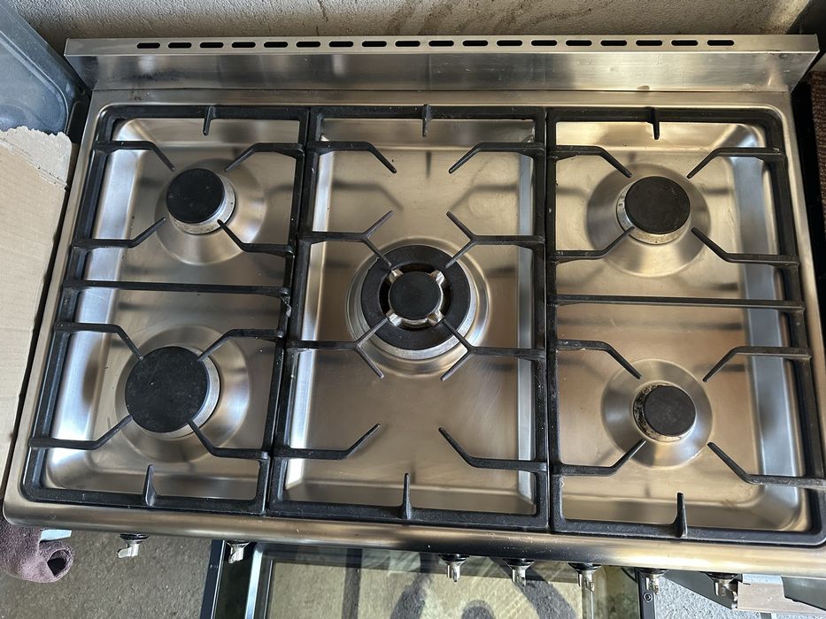 Професионална готварска печка Смег/Smeg