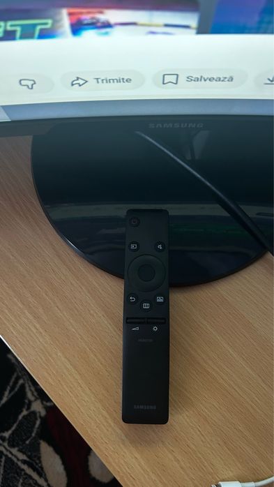 Monitor Curbat Samsung 81cm