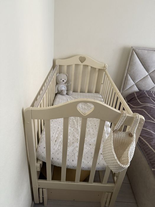 Продам стул для кормления и манеж