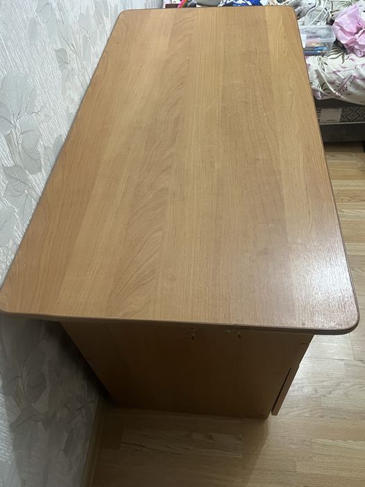 продам стол срочно