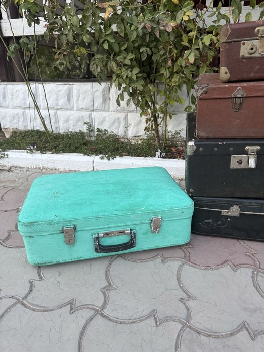 Продаю СССР чемоданы 8 тыс/1 шт