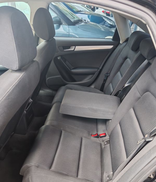 Vând AUDI A4 B8 2010