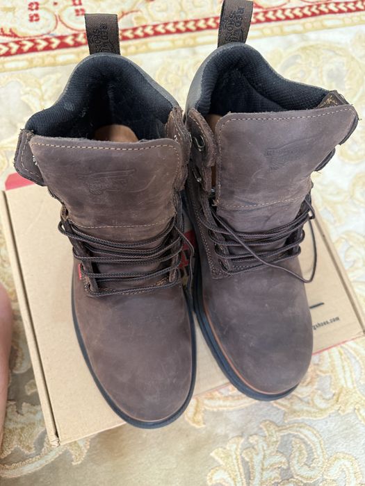 Продам спец обувь сиз для работы red wing 42 раз.
