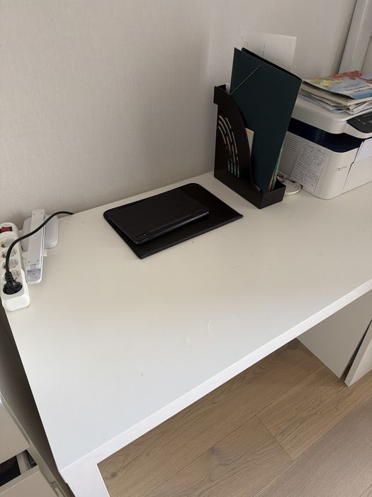 Письменный стол IKEA