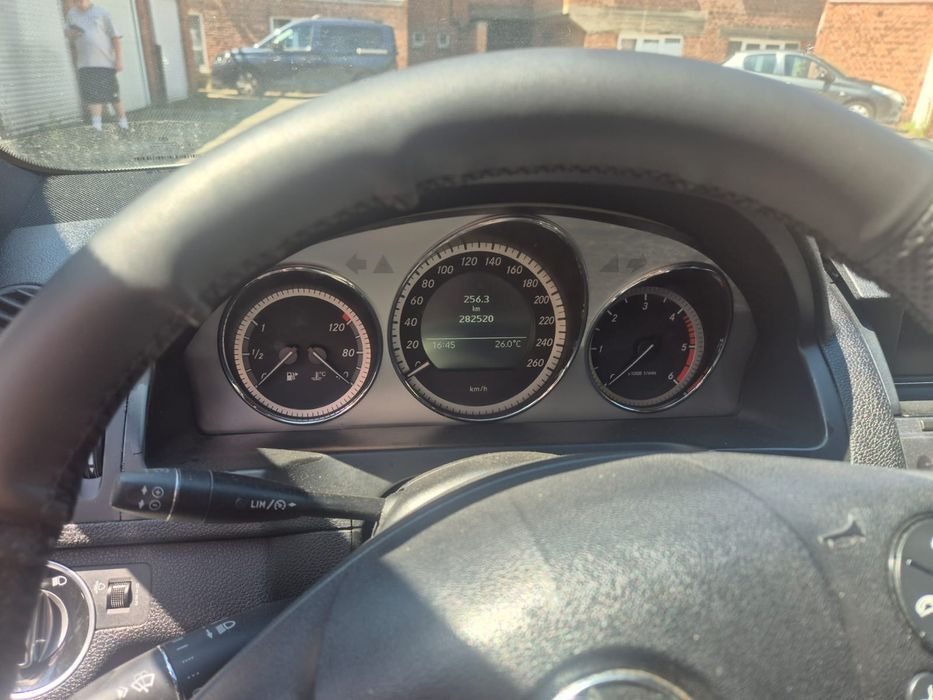 Mercedes-Benz C200