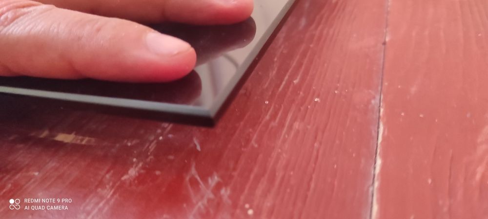 Oyna qora rangli  стекло чёрный