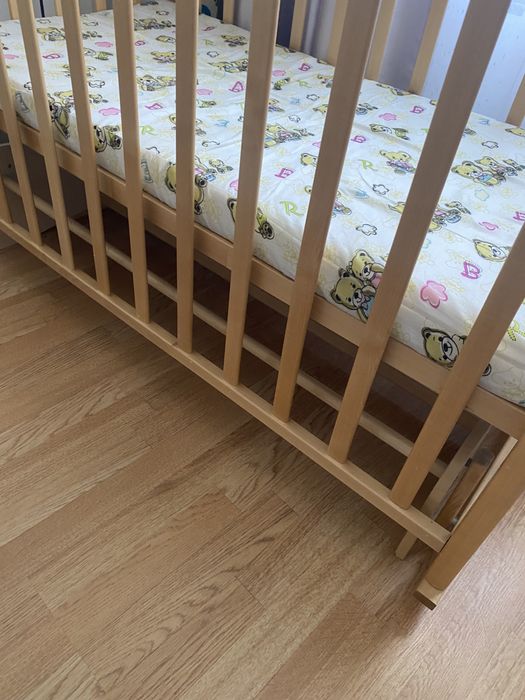Продам детскую кроватку