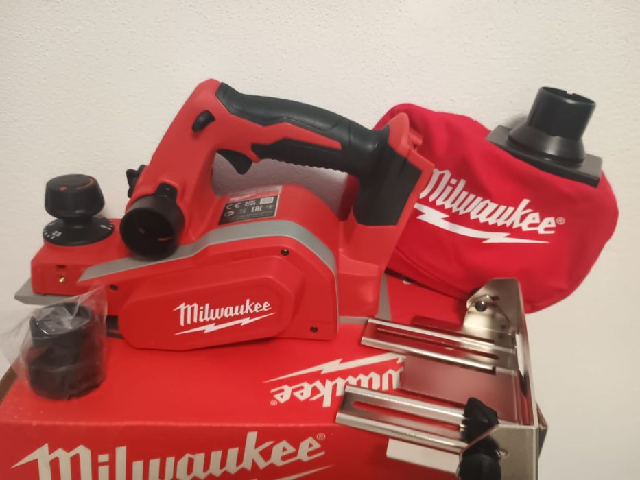 Rindea milwaukee m18 BP noua. La cutie