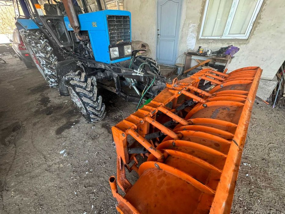Отвал гидроповоротный для снега