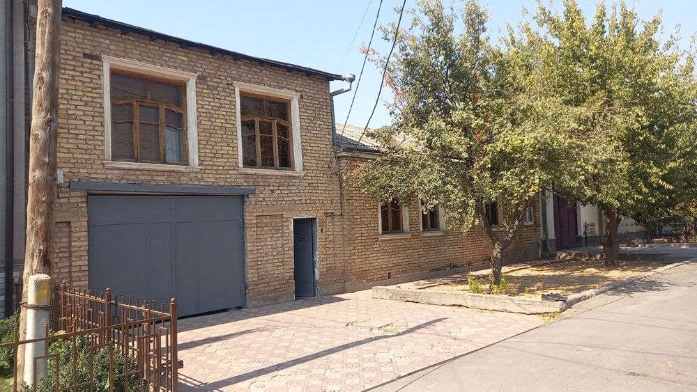 Uy sotiladi yangiobod