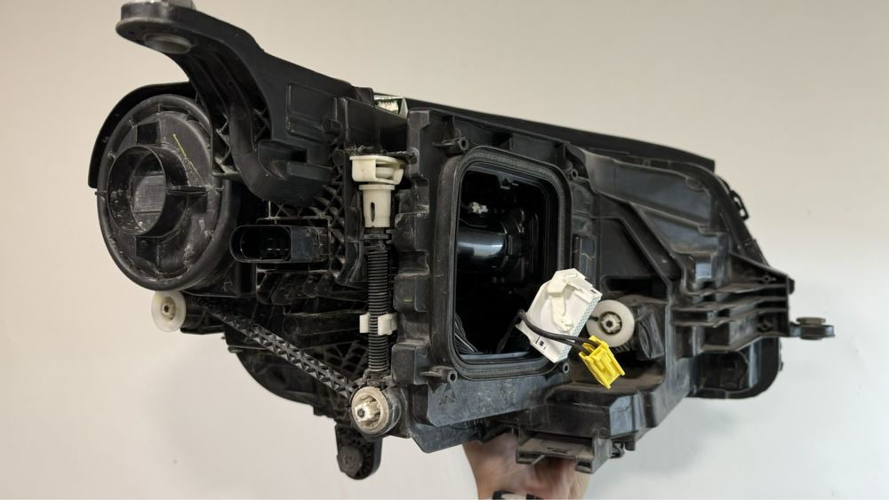 Ляв фар за Мерцедес GLS 2020 г.